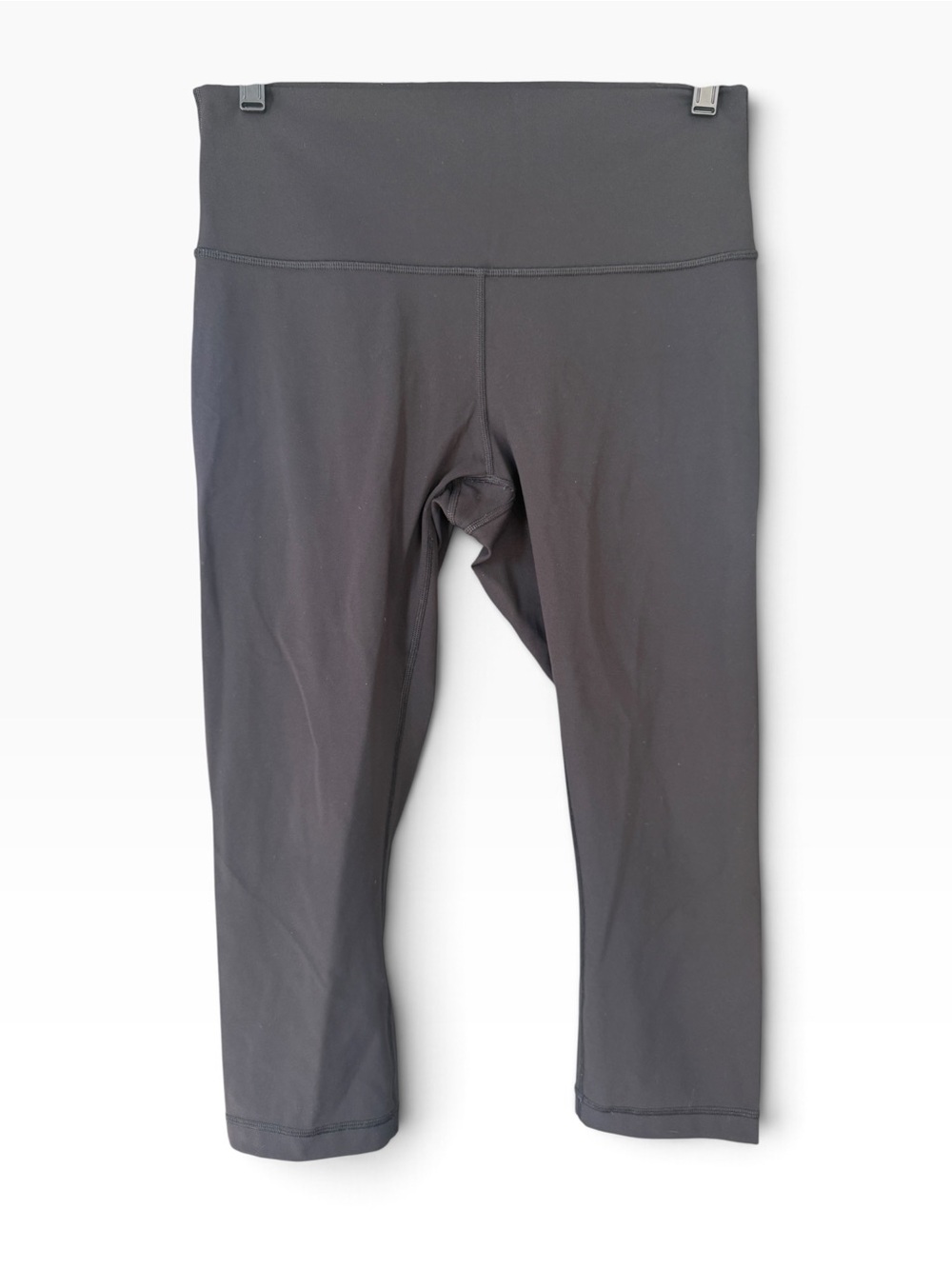 lululemon athletica Women’s Black Capri Leggings (10)